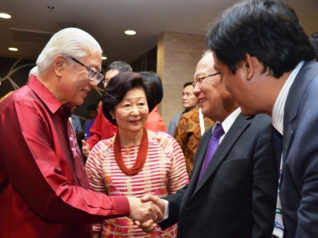 Bộ trưởng Hoàng Tuấn Anh tiếp kiến Tổng thống Singapore trong khuôn khổ Lễ khai mạc Seagames 28.