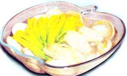 Cánh gà nấu hoa kim châm