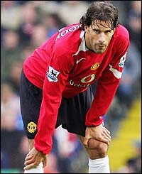 Van Nistelrooy đã hết thời hay là cuộc thanh trừng ở M.U?