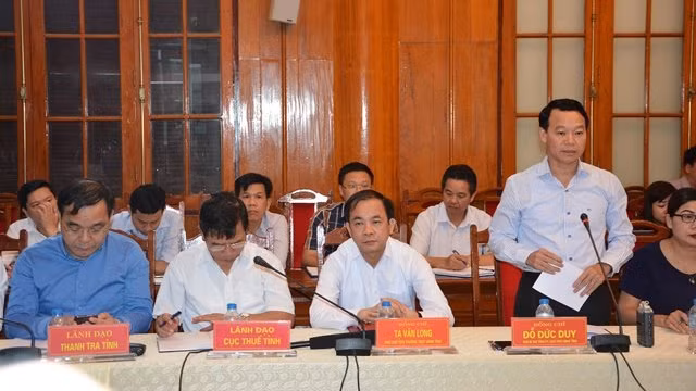 Chủ tịch UBND tỉnh Yên Bái, ông Đỗ Đức Duy tiếp thu Kết luận thanh tra về vi phạm của Giám đốc Sở Tài Nguyên và Môi trường tỉnh Yên Bái ngày 23-10.