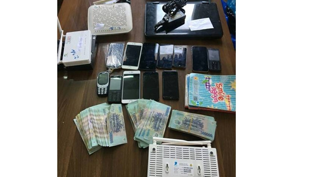 Tang vật thu giữ từ đường dây đánh bạc qua mạng.