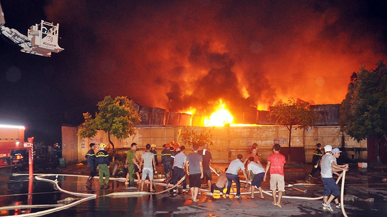 Hơn 200 ki-ốt khu vực chợ tạm nằm trong chợ Gạo bị cháy cuối tháng 7-2018.