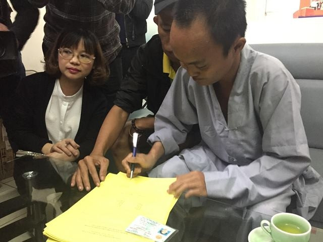 Lê Ngọc Sang đăng ký hiến tạng tại Trung tâm Điều phối Ghép tạng quốc gia sáng 16-4.