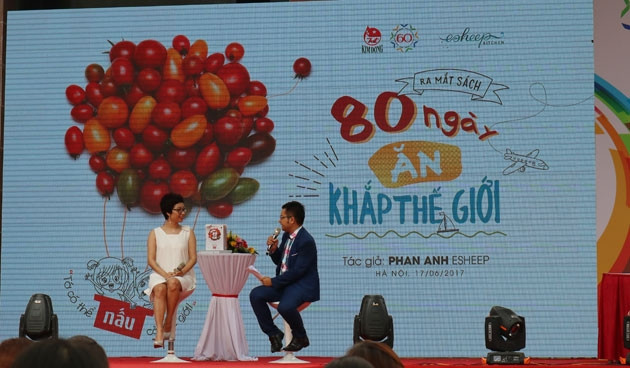 Tác giả Phan Anh tại buổi ra mắt sách.