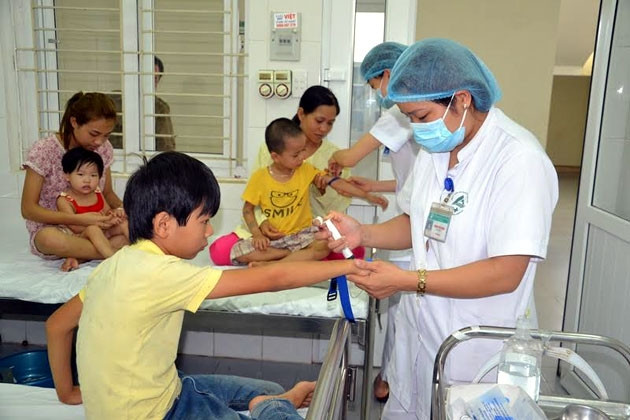 Chăm sóc sức khỏe cho bệnh nhi ở Bệnh viện Đa khoa tỉnh Lào Cai.