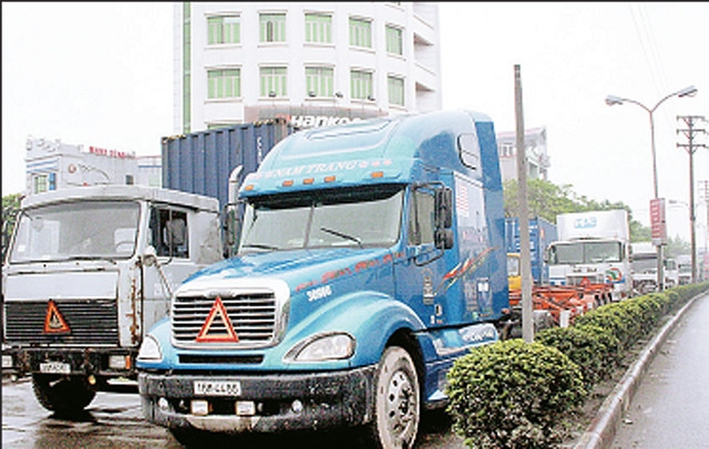 Tình trạng tắc đường thường xuyên xảy ra trên đường Lê Thánh Tông - Đình Vũ (Hải Phòng). 