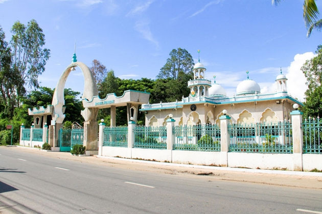 Một ngày ở làng Chăm Châu Giang