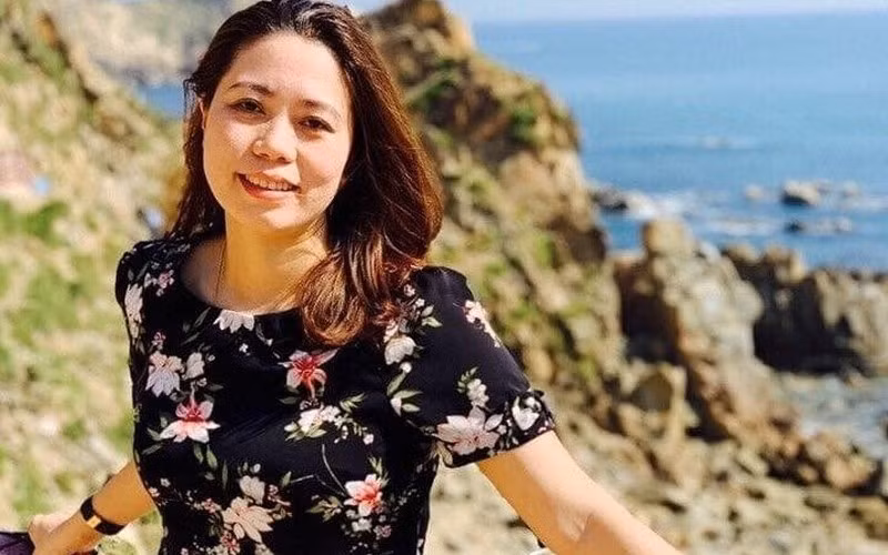 Bà Trần Thị Ngọc Ái Sa (tên thật là Trần Thị Ngọc Thêm) nguyên Trưởng phòng Quản trị thuộc Văn phòng Tỉnh ủy Đắk Lắk dùng bằng THPT của người khác để thăng tiến.