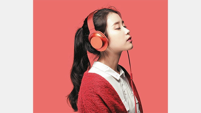 Thời toàn cầu hóa, nghe nhạc mọi lúc mọi nơi đã trở thành nhu cầu không thể thiếu của giới trẻ.