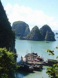 Một bức ảnh được gửi lên ttvnol.com để
quảng bá việc bình chọn vịnh Hạ Long
trở thành kỳ quan thiên nhiên thế giới.