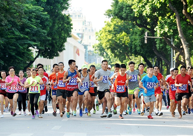 Các vận động viên tham gia Giải chạy Báo Hà nội mới. Ảnh:ĐỨC ANH