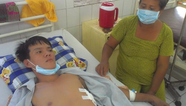 Bệnh nhân Lê Văn Giang nằm điều trị tại bệnh viện