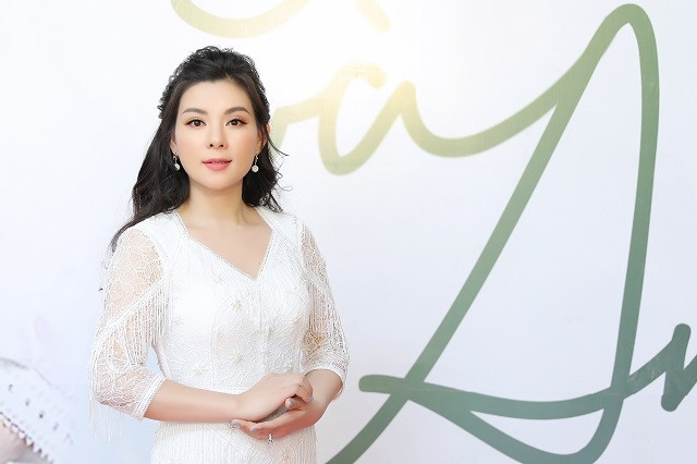 Sao Mai Bùi Lê Mận tái xuất với “Sông và anh”