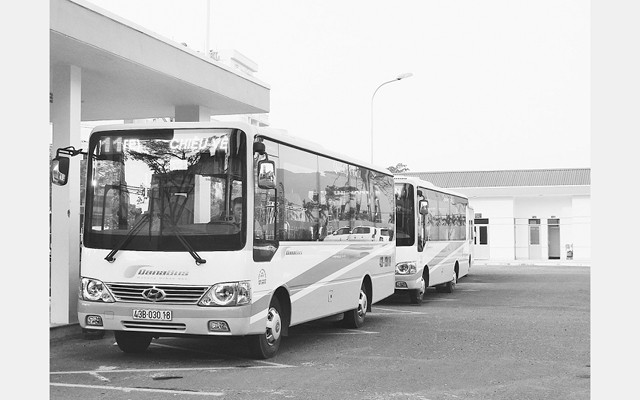 Xe buýt trợ giá DanaBus chuẩn bị xuất bến.