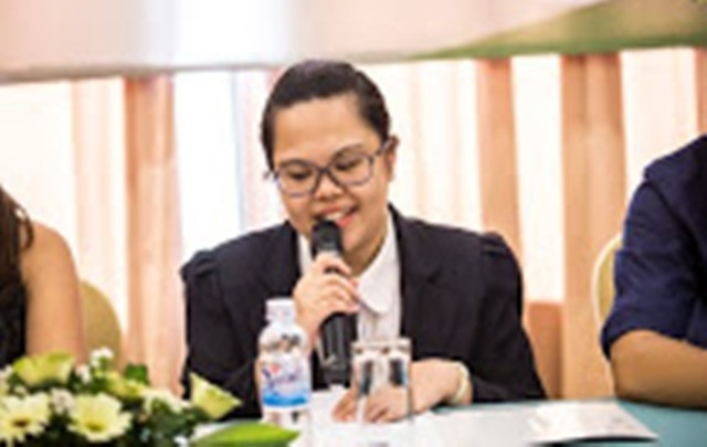 Mai Phương trong buổi gặp gỡ giữa các du học sinh tại Hà Nội