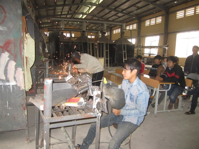 Giờ thực hành của sinh viên K13 Trường trung cấp nghề Hưng Yên.