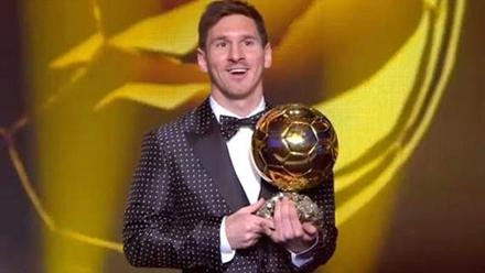 Lần thứ tư liên tiếp L.Mét-xi giành danh hiệu Quả bóng vàng FIFA 2012