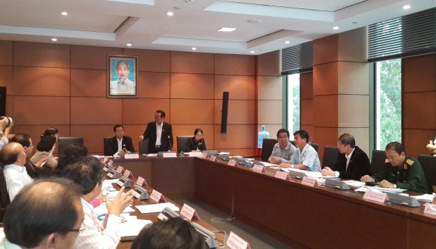 Thảo luận tại tổ TP Hồ Chí Minh chiều 4-11.