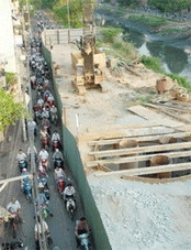 Thi công trên kênh
Nhiêu Lộc - Thị Nghè.