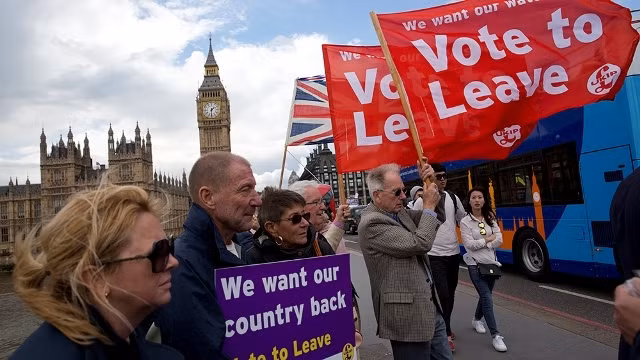 Người dân Anh xuống đường kêu gọi nước này ở lại “ngôi nhà chung” EU. (Ảnh: AP)