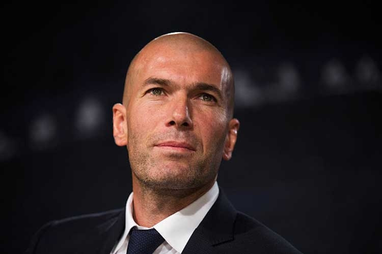 Zinedine Zidane trong cuộc họp báo đầu tiên trên cương vị huấn luyện viên trưởng của Real Madrid ngày 5-1-2016. (Ảnh: Getty Images). 