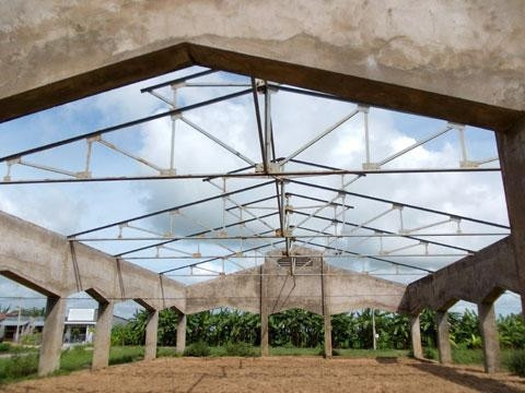 Công trình chợ Tân An mới chỉ có bộ khung.