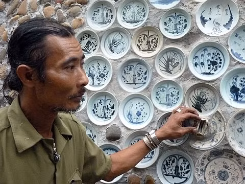 Dẫu biết ngoài đời nhiều người lận đận, trả giá vì thú đam mê, nhưng cách ông Trường sống, sưu tầm, gìn giữ khiến không ít người xót xa và thương hại