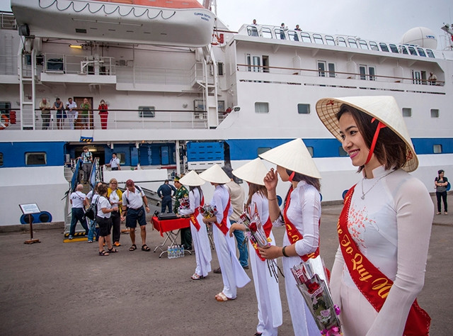 Đón du khách quốc tế tại Cảng Quy Nhơn (Bình Định). Ảnh: ĐÀO TIẾN ĐẠT