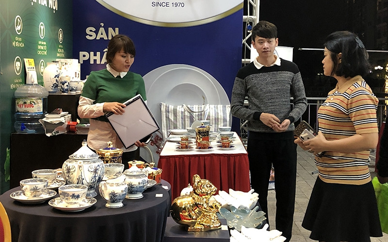 Hàng Việt Nam ngày càng được người tiêu dùng quan tâm, tin tưởng lựa chọn.