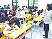 Giảm dần số lượng học sinh hệ B trong các trường công lập là một trong những định hướng cụ thể của Chính phủ về xã hộ