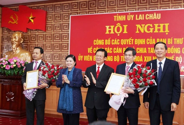 Ban Tổ chức T.Ư và Tỉnh ủy Lai Châu chúc mừng các đồng chí Đỗ Ngọc An và Trần Tiến Dũng.