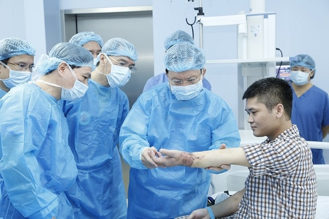 Bệnh nhân được ghép chi thể đồng loài thành công.