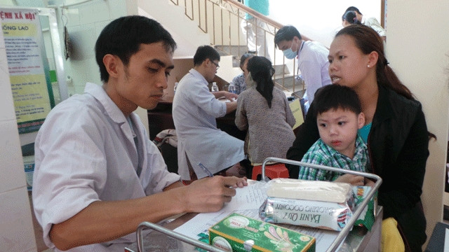 Tiêm chủng cho trẻ em, đối tượng có nguy cơ tiêu chảy cao do virus Rota.