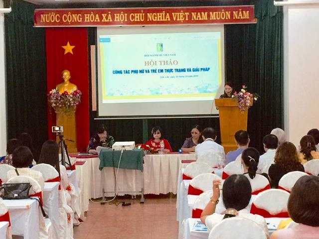 Hội thảo Công tác phụ nữ và trẻ em-thực trạng và giải pháp, sáng 10-10.