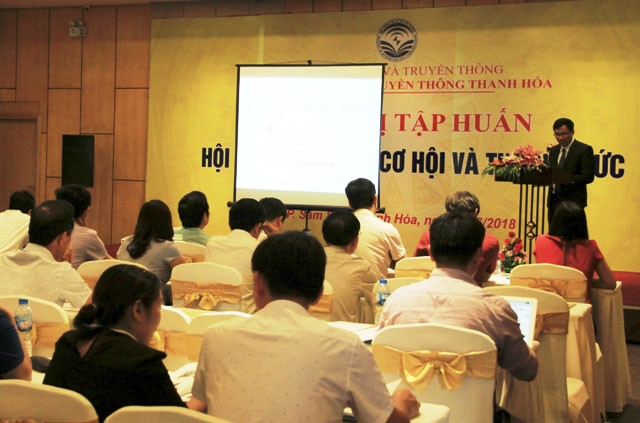Toàn cảnh hội nghị.