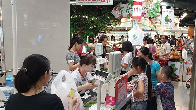 Nhiều doanh nghiệp bán lẻ trong nước đã mở rộng hệ thống phân phối, từ đó giải quyết bài toán đầu ra cho hàng Việt. Ảnh: N.ANH