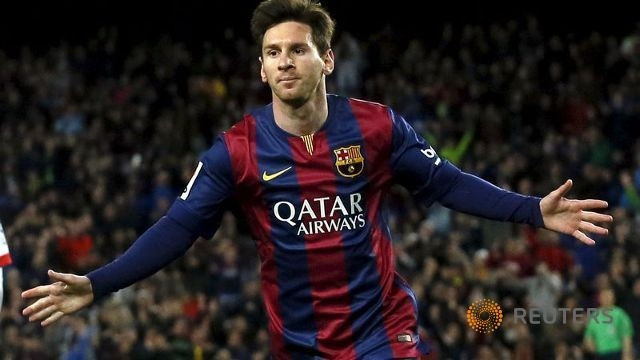 Quả bóng vàng FIFA 2015 Lionel Messi (Ảnh: Reuters)
