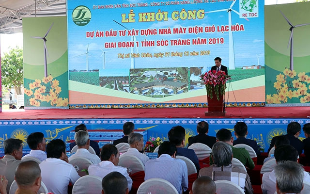 Quang cảnh lễ khởi công Dự án đầu tư xây dựng Nhà máy Điện gió Lạc Hòa.