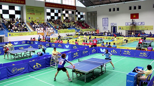 Quang cảnh những trận đấu tại Giải vô địch bóng bàn toàn quốc Báo Nhân Dân lần thứ 36.