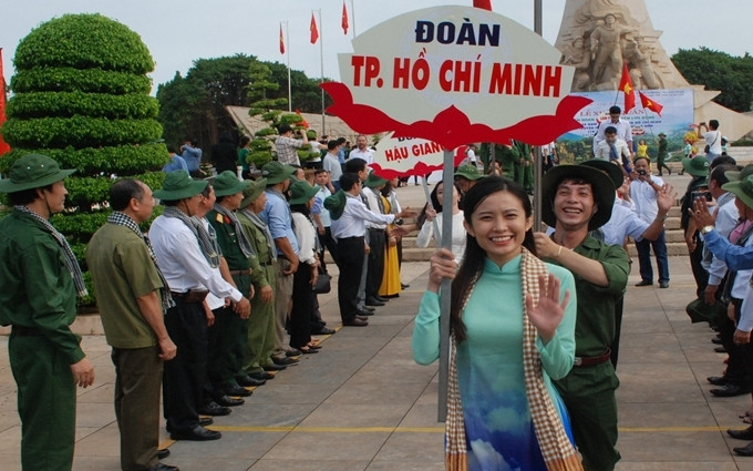 Các đội tuyên truyền lưu động xuất quân tuyên truyền với chủ đề “Trường Sơn - Con đường huyền thoại”.
