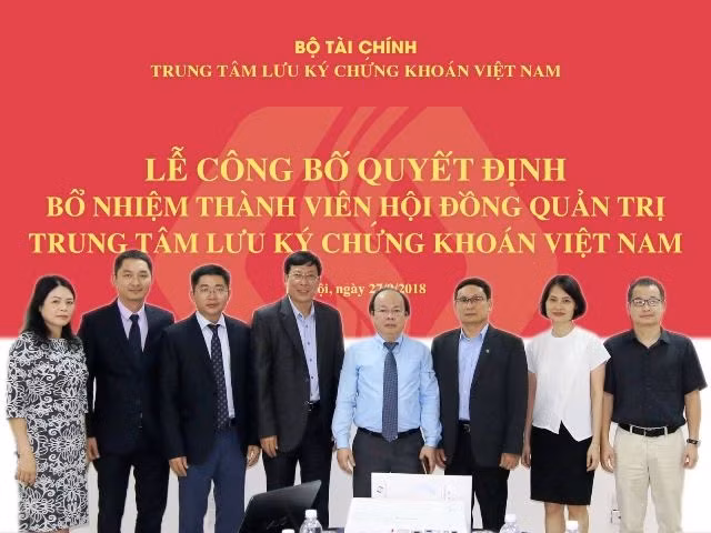 Lễ công bố quyết định bổ nhiệm thành viên HĐQT VSD cho ông Dương Ngọc Tuấn và Phạm Trung Minh.