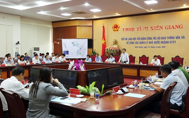 Quang cảnh buổi làm việc.