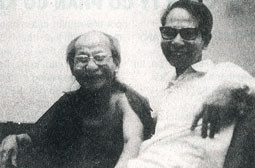 Nhà văn Nguyễn Tuân (bên trái)<br>và tác giả, Xuân 1978.