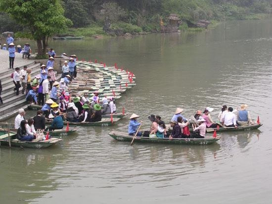 Bến thuyền Tràng An.