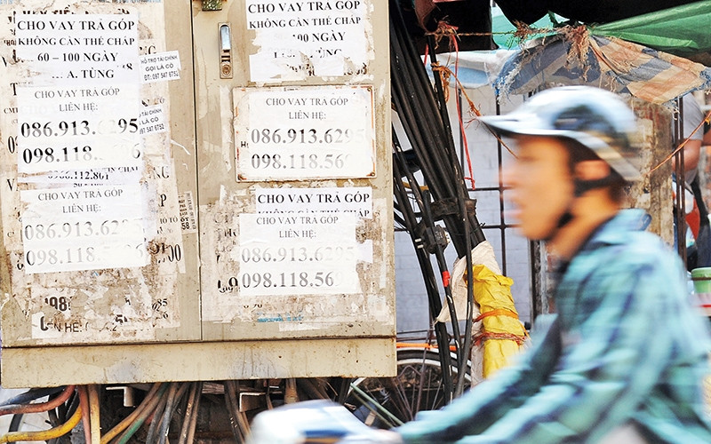 Vì sao dễ vay từ “ngân hàng cột điện”?