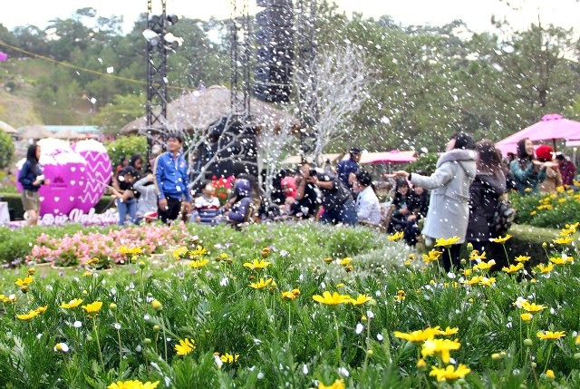 Thú vị chương trình “snow valentine” tại Thung lũng tình yêu Đà Lạt.