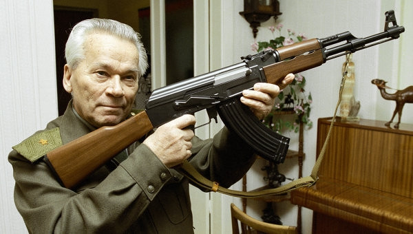 Ông Mikhail Kakashnikov.