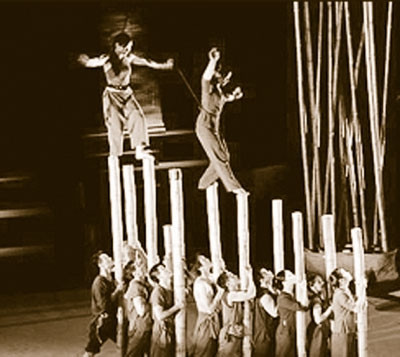 Chương trình xiếc Làng tôi do các nghệ sĩ Liên đoàn Xiếc Việt Nam dàn dựng và biểu diễn được đông đảo công chúng nước ngoài yêu thích trong các chuyến lưu diễn tại châu Âu.