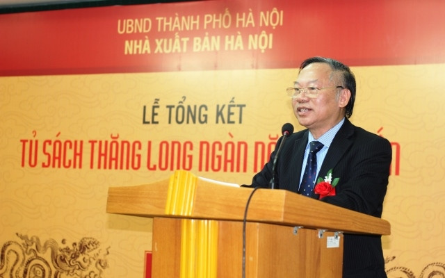 GS,TS Nguyễn Quang Ngoc, Phó Chủ tich Hội đồng tư vấn khoa học Tủ sách phát biểu tại hội nghị.