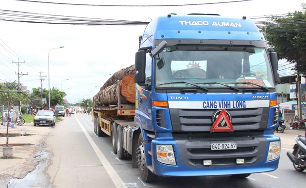 Tai nạn giao thông nghiêm trọng làm hai người chết ở Vĩnh Long